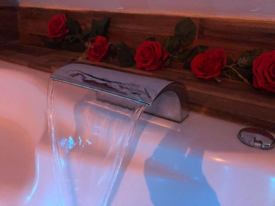 Sejour Detente Au Coeur De Macon Spa,Cine,Bouteille Offerte ภายนอก รูปภาพ