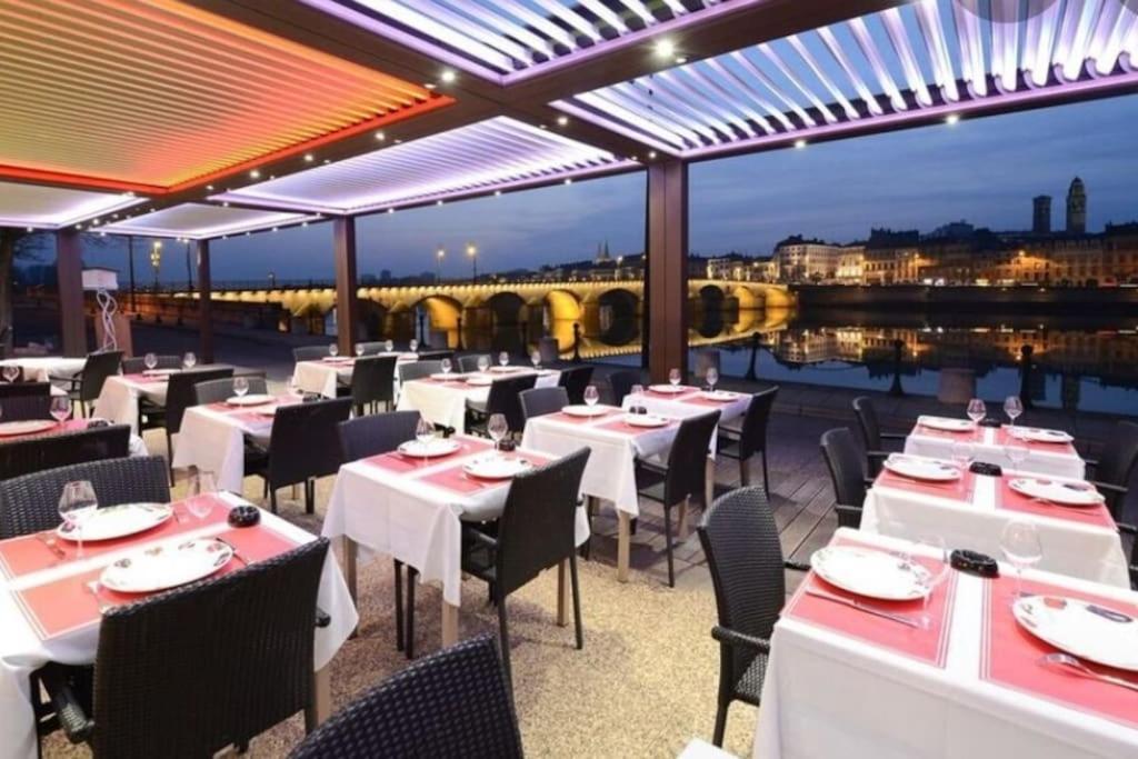 Sejour Detente Au Coeur De Macon Spa,Cine,Bouteille Offerte ภายนอก รูปภาพ