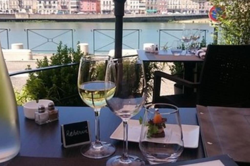 Sejour Detente Au Coeur De Macon Spa,Cine,Bouteille Offerte ภายนอก รูปภาพ