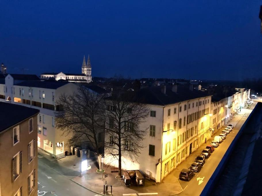 Sejour Detente Au Coeur De Macon Spa,Cine,Bouteille Offerte ภายนอก รูปภาพ